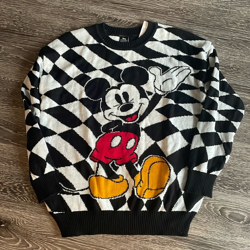 Mickey Mouse Sweater 🖤🤍